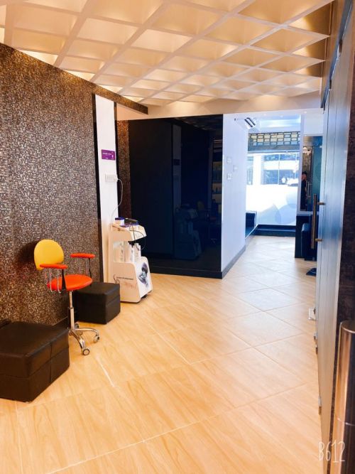 Naturals Lounge