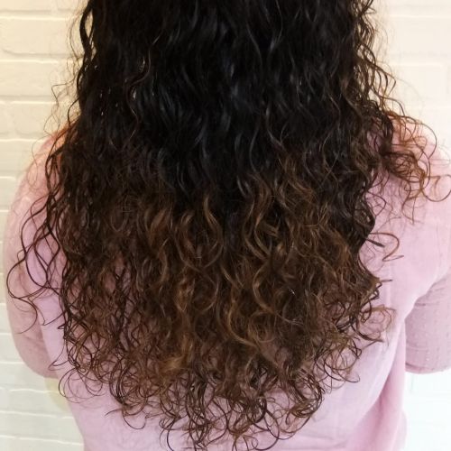 Salon in Delhi
