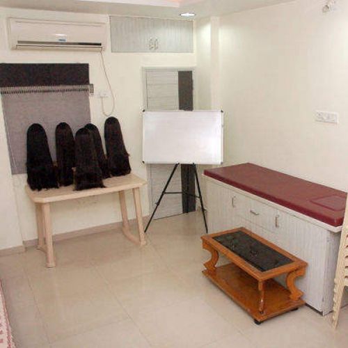 Jasmin Beauty Parlour And Classes
