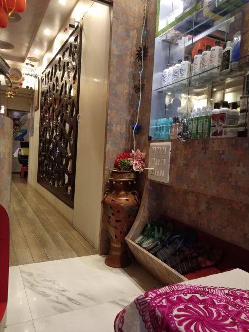 Cindrella Ladies Beauty Parlour