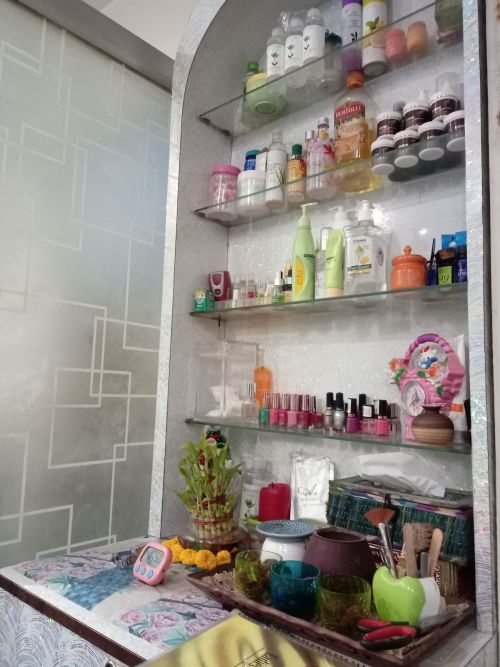 Cindrella Ladies Beauty Parlour