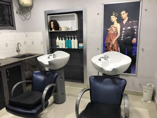 Anushka Salon & Spa