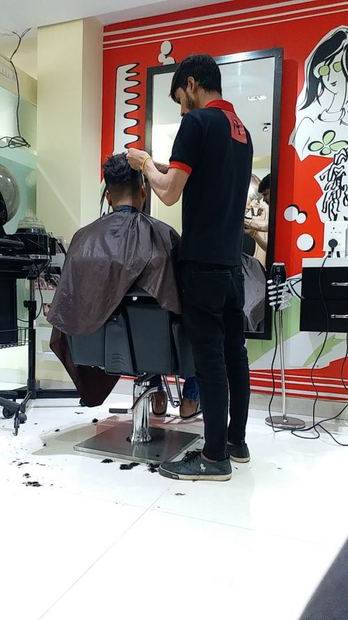 YANA SPA & SALON UNISEX