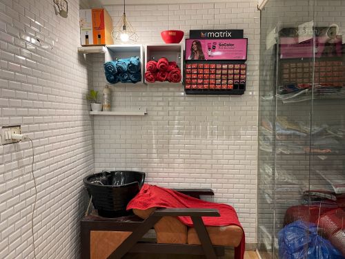 I & I Beauty Parlour
