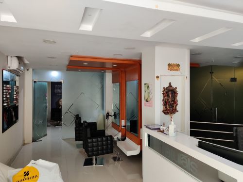 Naturals Hair And Family Salon