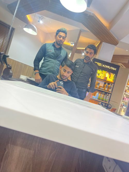 CUT & STYLE