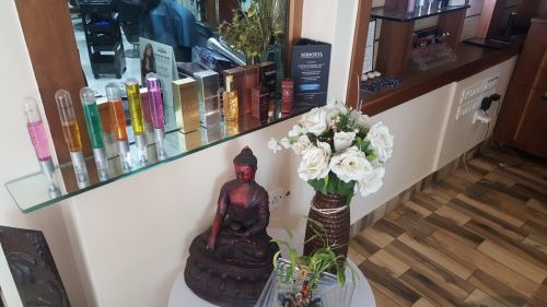 D5n Unisex Salon And Spa