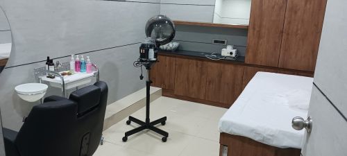 Naturals Family Saloon & Spa