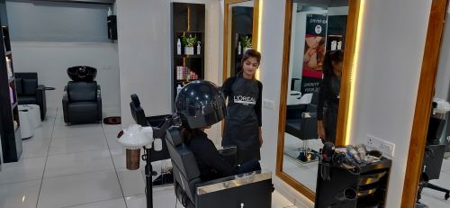 Karishma Beauty Parlour