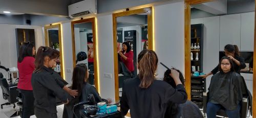 Karishma Beauty Parlour