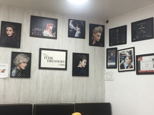 Waves Style Lounge And Academy