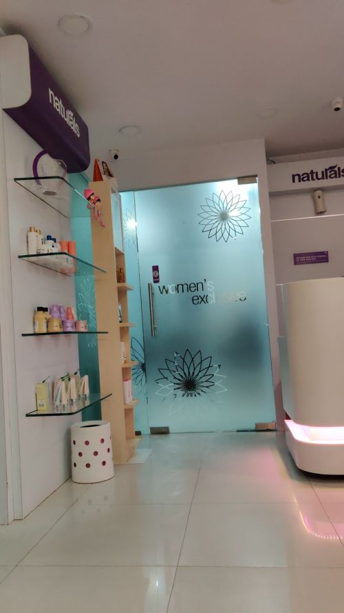 Sirius Beauty Parlour