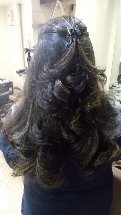 Aban Beauty Parlour