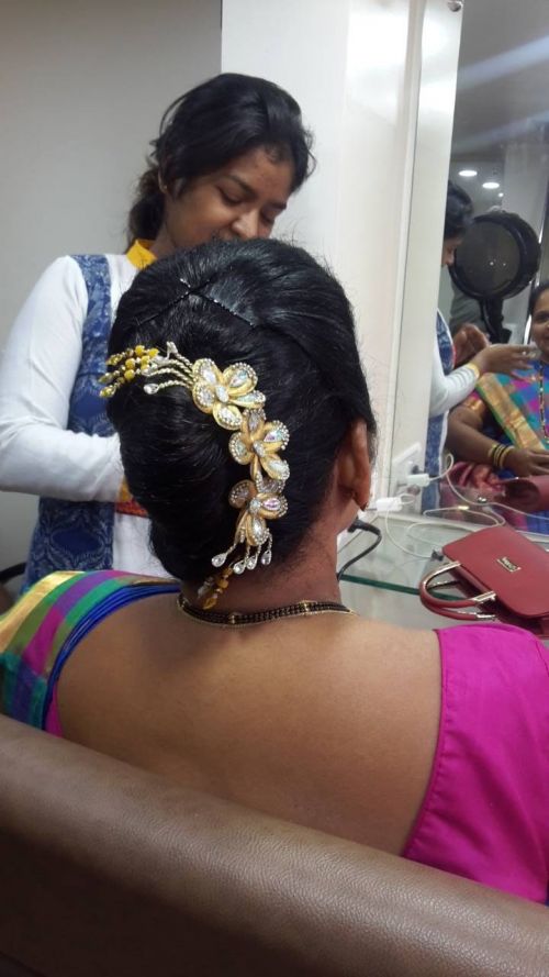 Aban Beauty Parlour