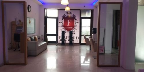 UNISEX SALON HAIR & STYLE