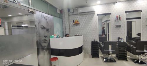 Capille Studio Unisex Salon & Spa