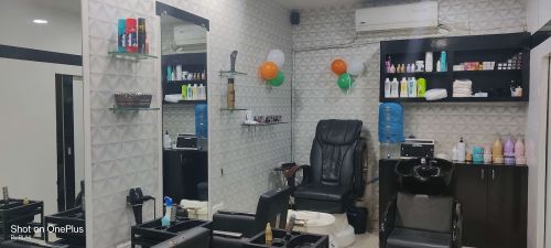 Capille Studio Unisex Salon & Spa