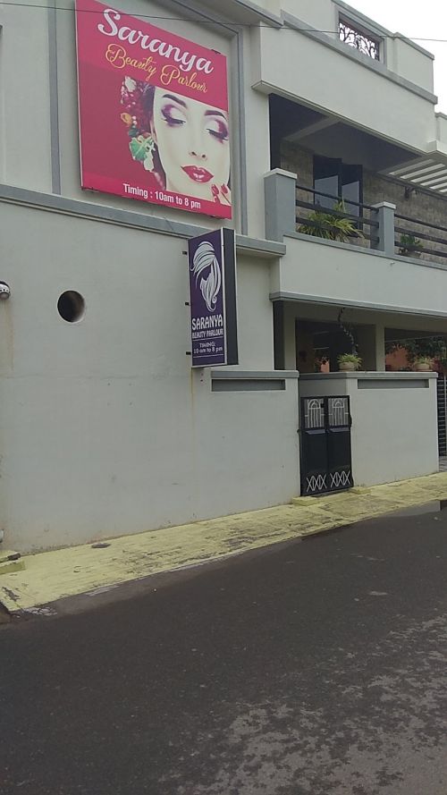 Charms Womens Beauty Parlour