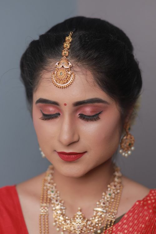 Charms Womens Beauty Parlour