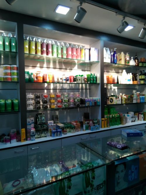 Femina Hi Tech Herbal Beauty Parlour & Training Institute