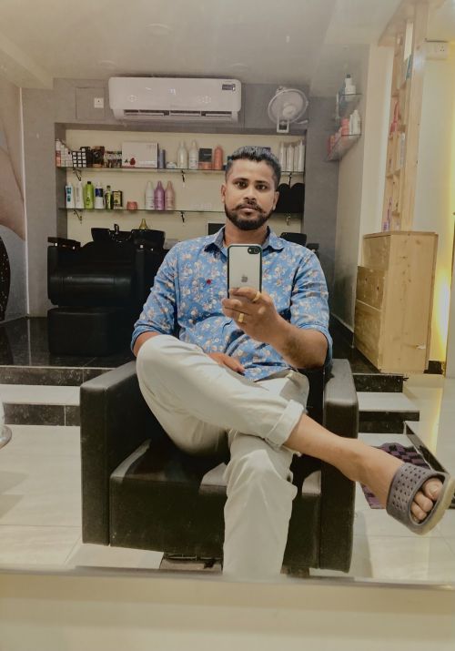 Good Cute Mens & Womens Beauty Parlour