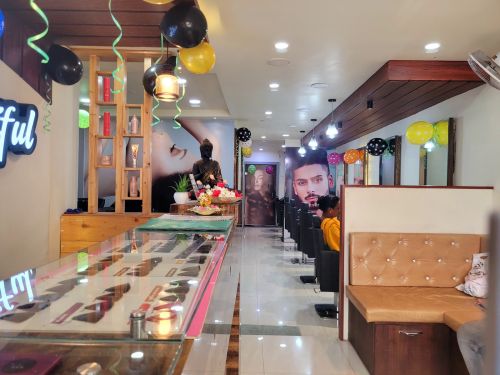 Good Cute Mens & Womens Beauty Parlour