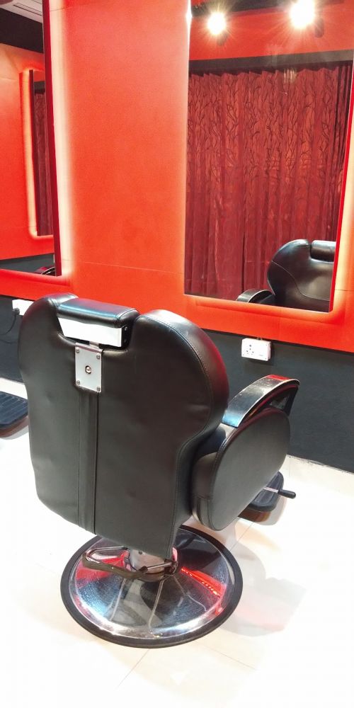 Spartans Unisex Hairstyles Saloon