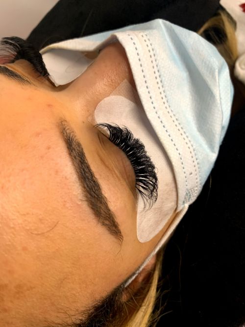 Laura Salon