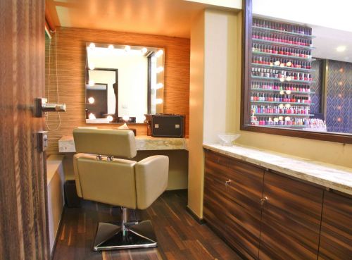 Adoniaa Hair And Beauty Salon For Women
