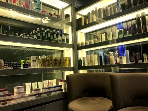 Adoniaa Hair And Beauty Salon For Women