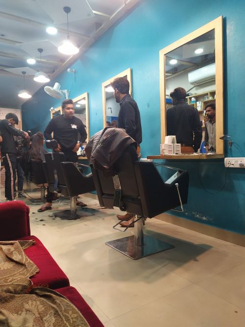 K5 Hair And Beauty Unisex Salon