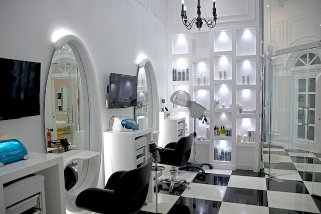 9 Retail Tips to Skyrocket Your Salon Revenue in 2024