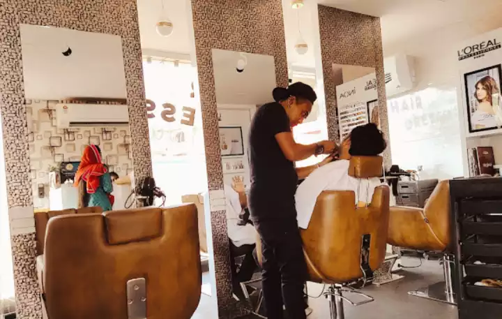 Salon in Kharagpur