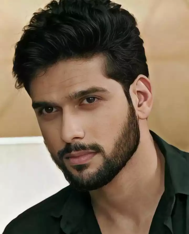 Clean medium beard look