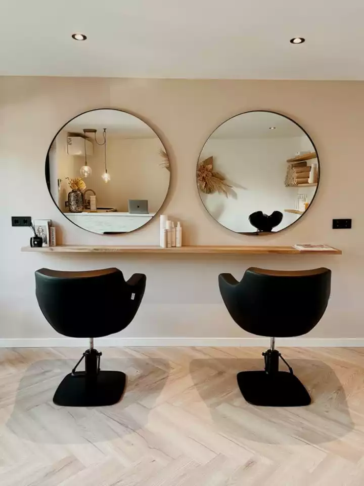 Black Egg Chair Circular Mirror