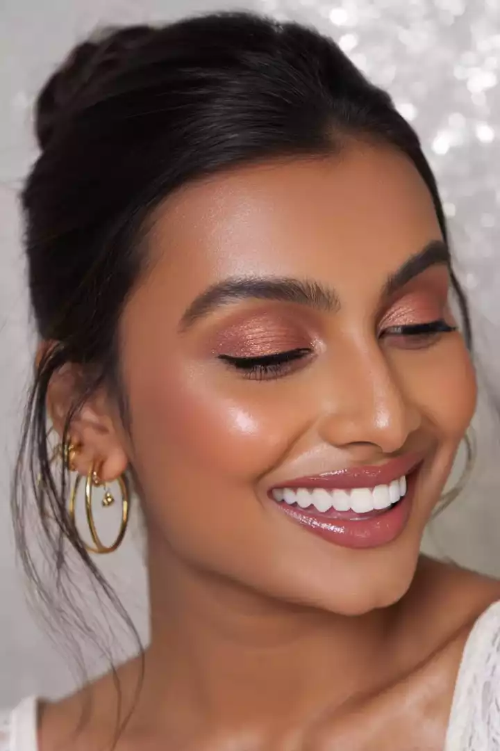 10 Makeup looks to hide Dark Circles for Indian Girls