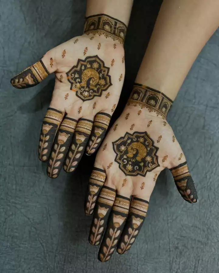 Name Design mehndi for karwa chauth
