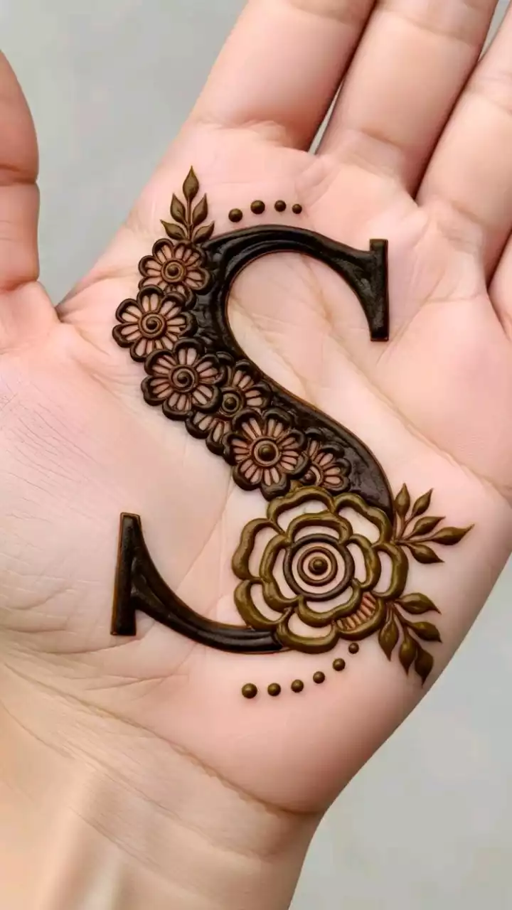 50 Mehndi Alphabet Design ideas for Indian Lovers