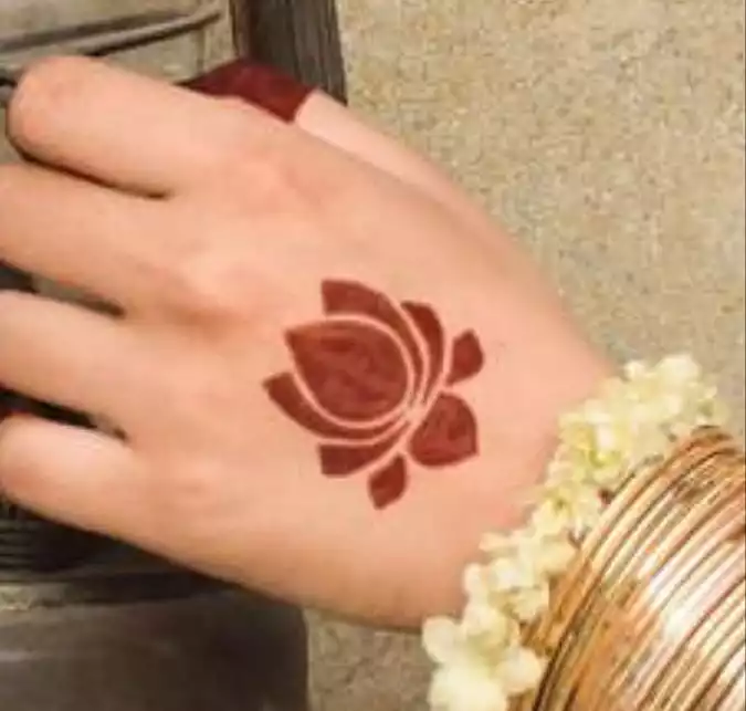 Creative Mehndi design for Sister of bride ideas and Hand picked