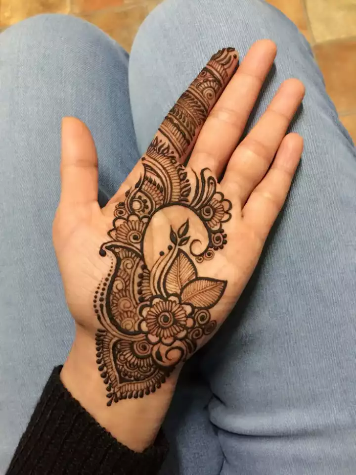 Stunning Mehndi Design for black saree Ideas to must try