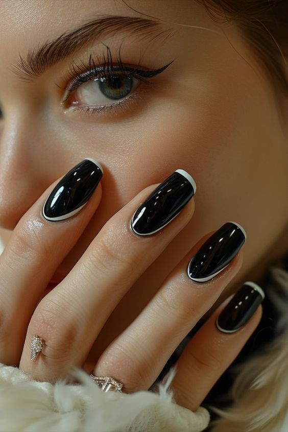 Did You Know These Nail Art on Black Nail Paint Designs?